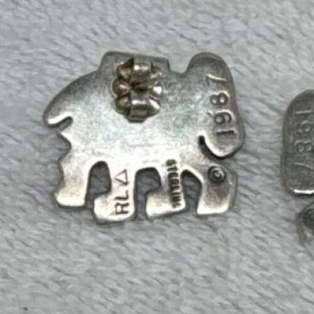 Richard Lindsay Happy Critters Sterling Silver Fish Elephant Stud Earrings 1987 - Picture 4 of 4